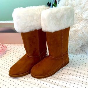 🧸 JUICY by Juicy Couture Brown Fur Boots 7.5 NEW in Box